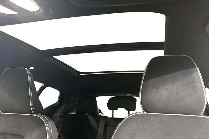 Sort Volvo XC40 fra 2022