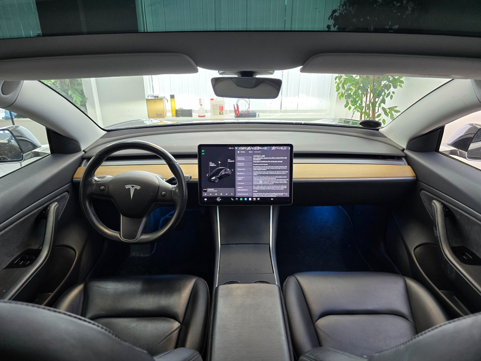 Sort Tesla Model 3 fra 2019