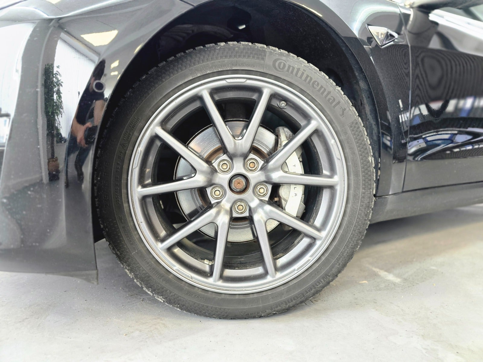 Sort Tesla Model 3 fra 2019