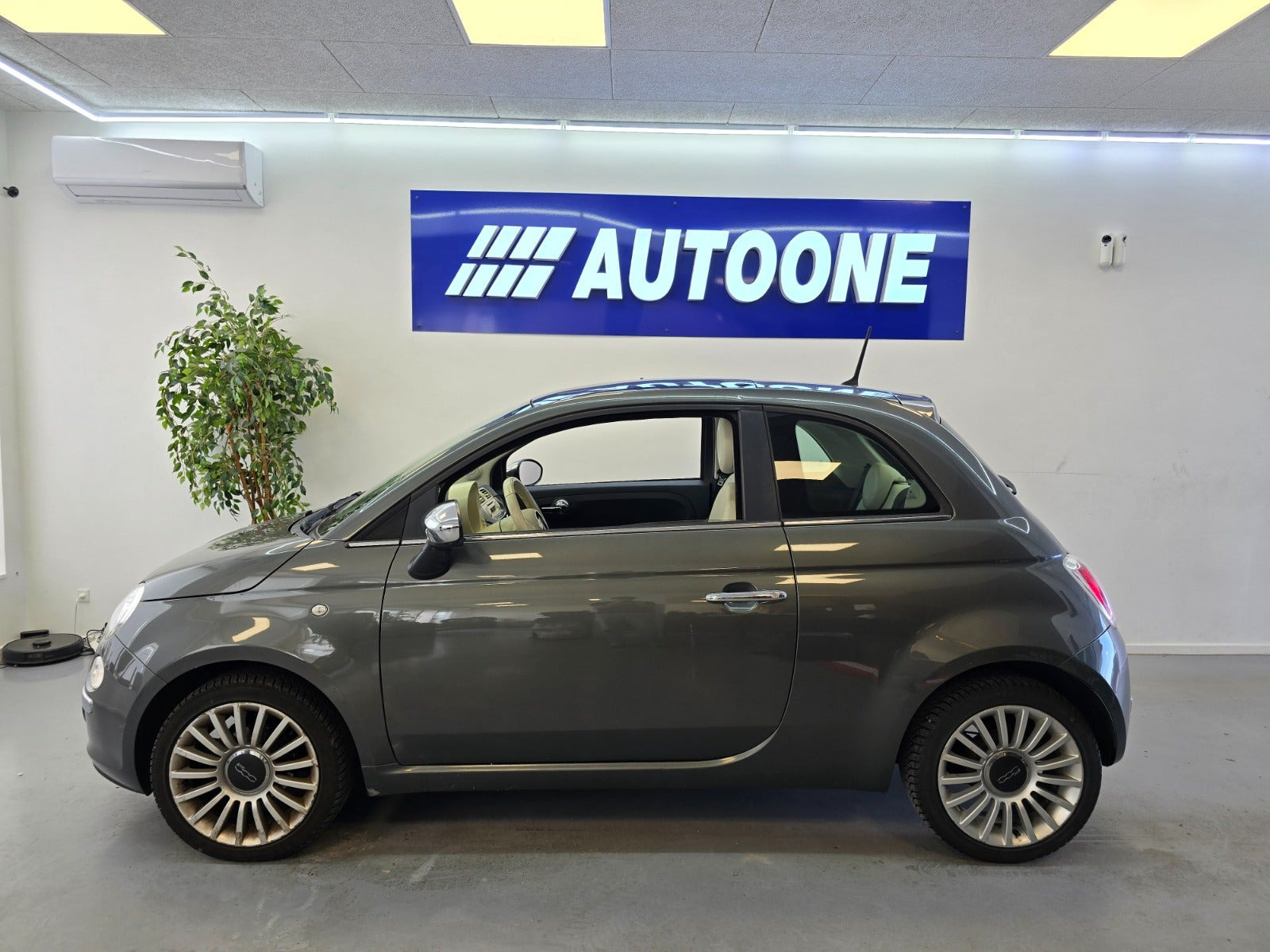 Grå Fiat 500 fra 2008