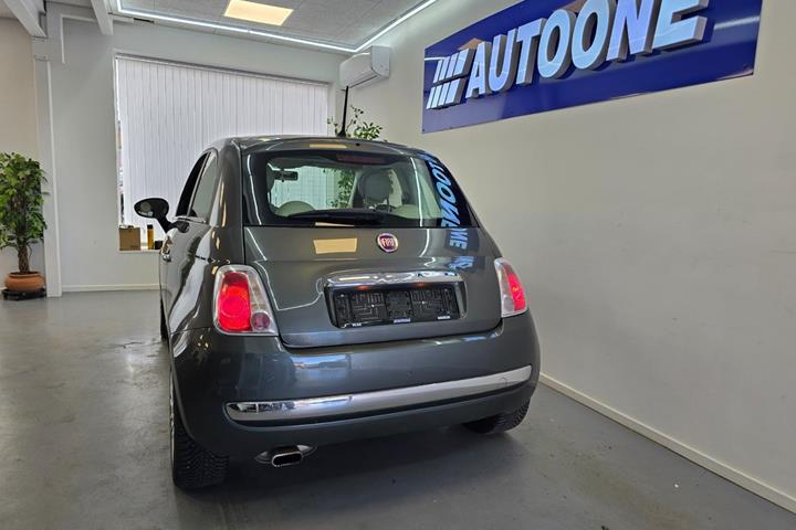 Grå Fiat 500 fra 2008
