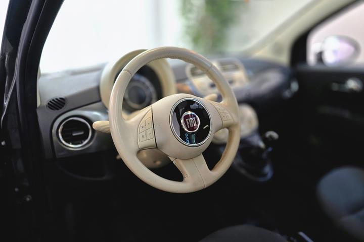 Grå Fiat 500 fra 2008