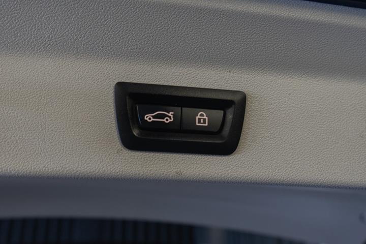 Blå BMW X3 fra 2018