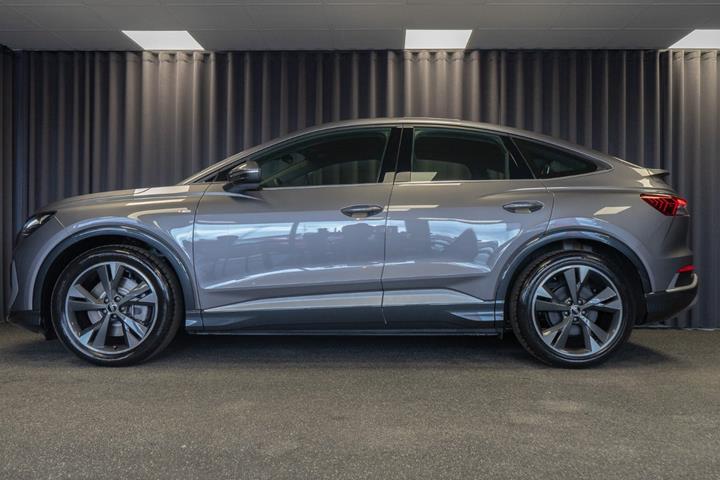 Grå Audi Q4 e-tron fra 2026