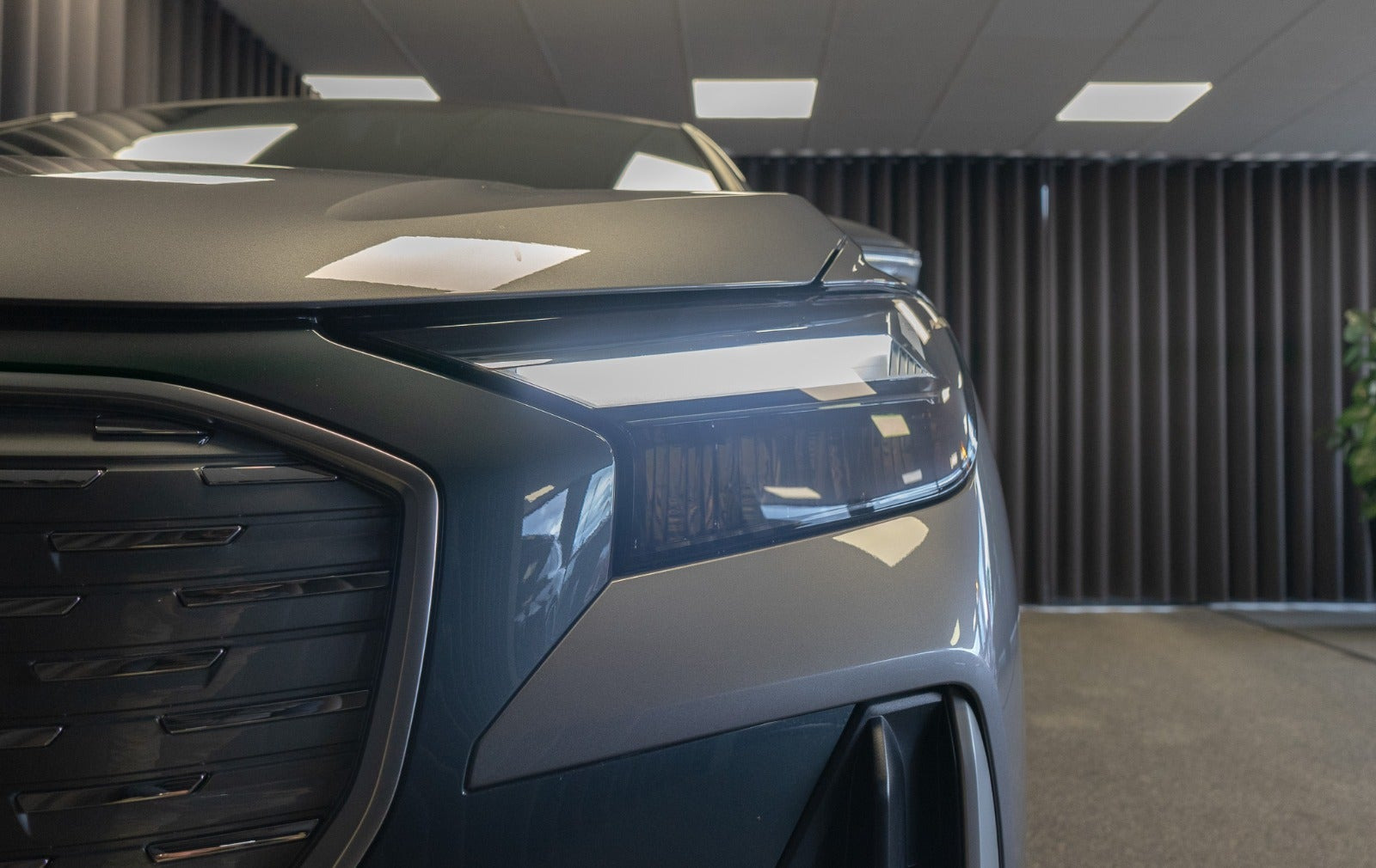 Grå Audi Q4 e-tron fra 2026