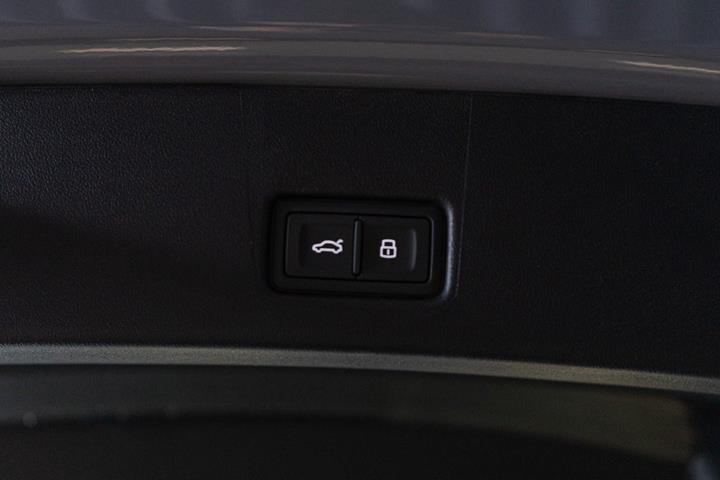 Grå Audi Q4 e-tron fra 2026