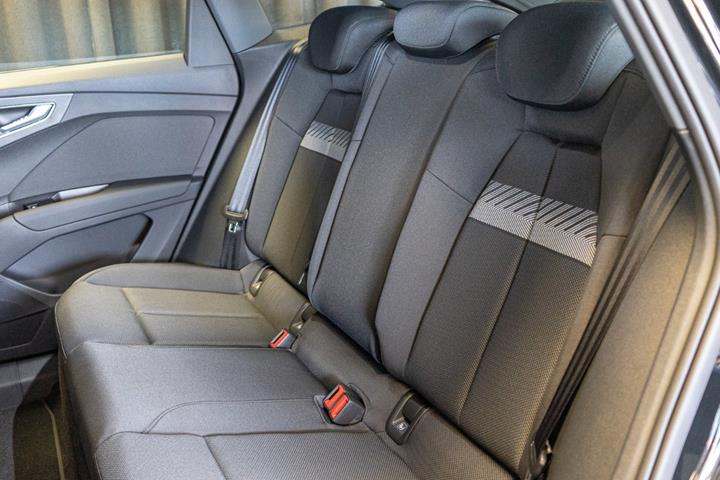Sort Audi Q4 e-tron fra 2026