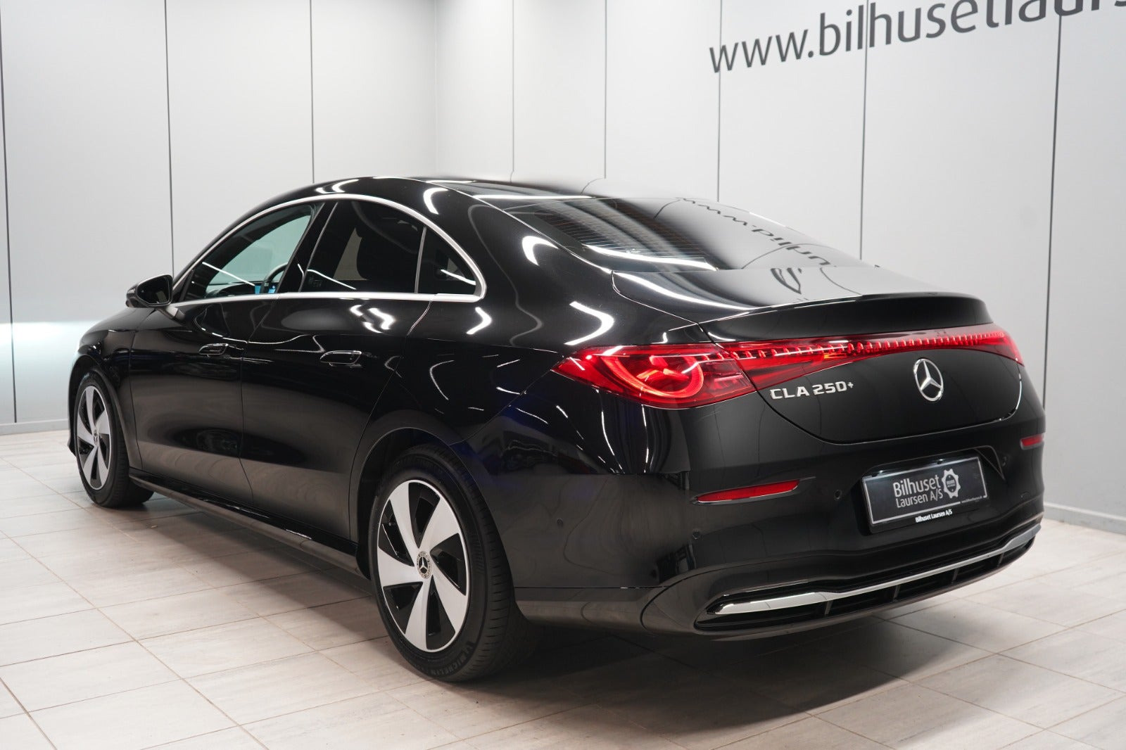 Sort Mercedes CLA250+ fra 2025