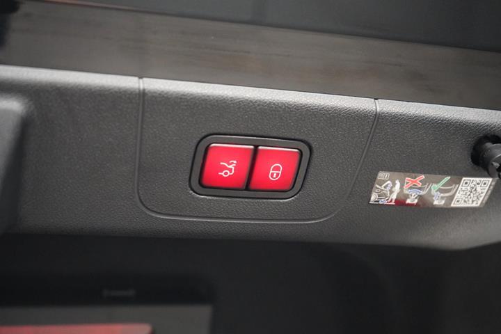 Sort Mercedes CLA250+ fra 2025