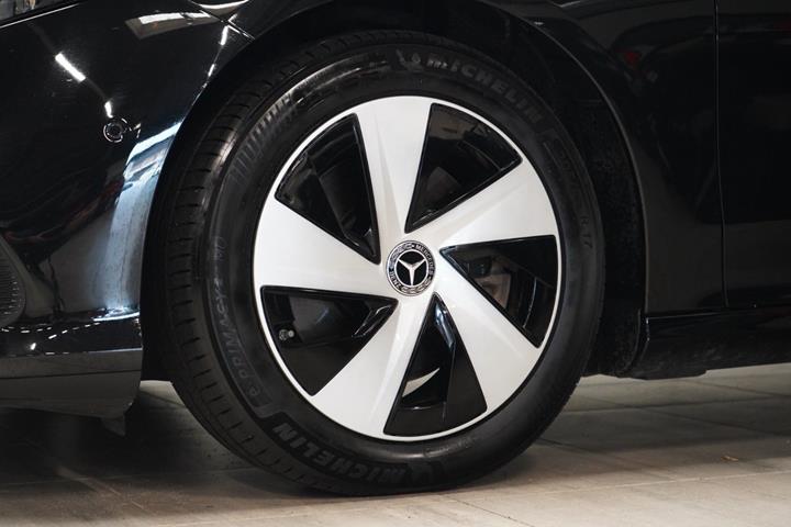 Sort Mercedes CLA250+ fra 2025