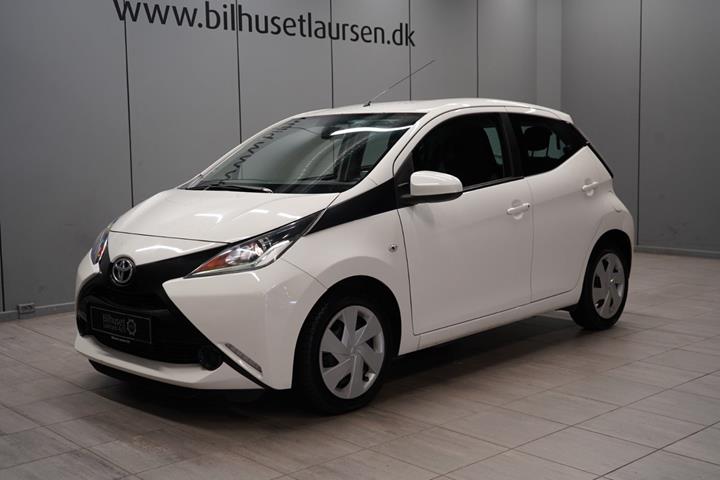 Hvid Toyota Aygo fra 2015