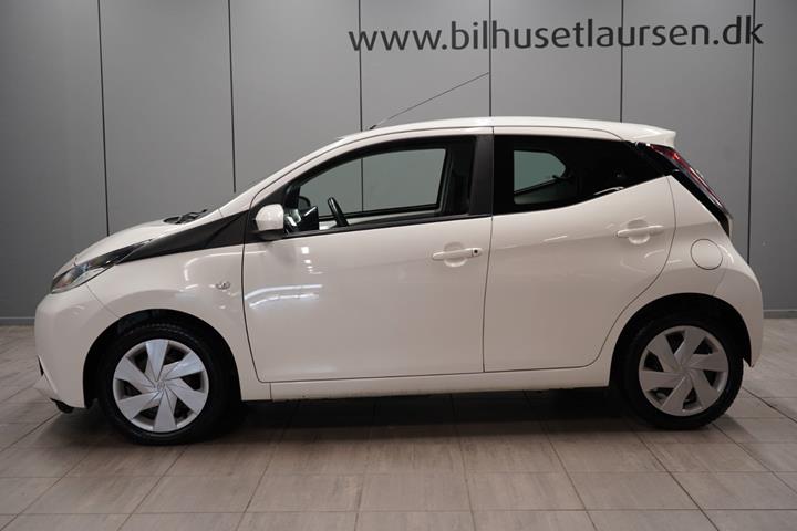 Hvid Toyota Aygo fra 2015