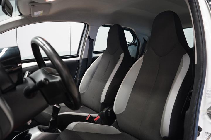Hvid Toyota Aygo fra 2015