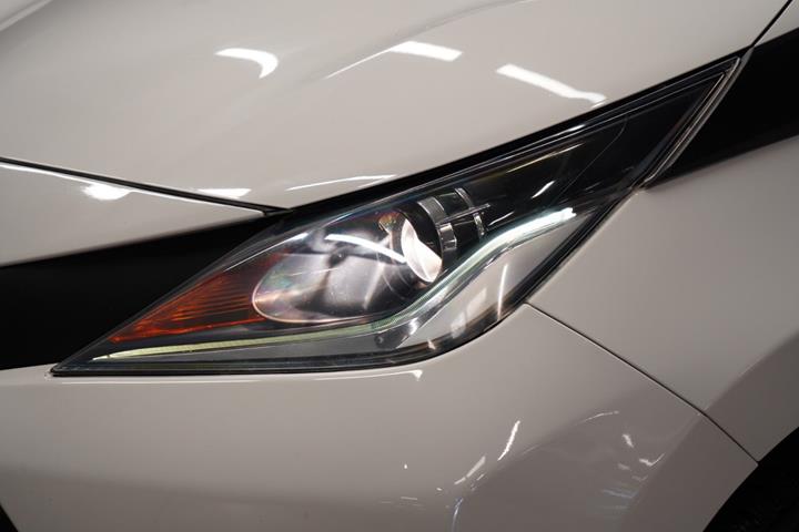 Hvid Toyota Aygo fra 2015