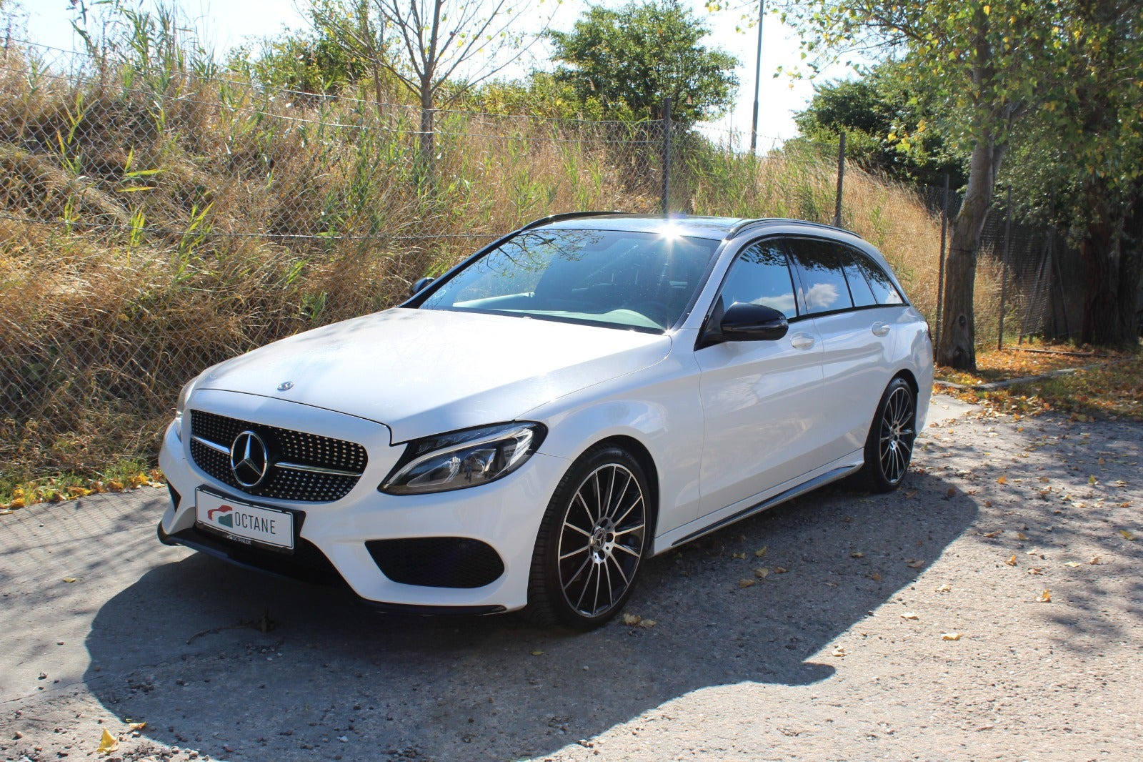 Hvid Mercedes C200 fra 2016