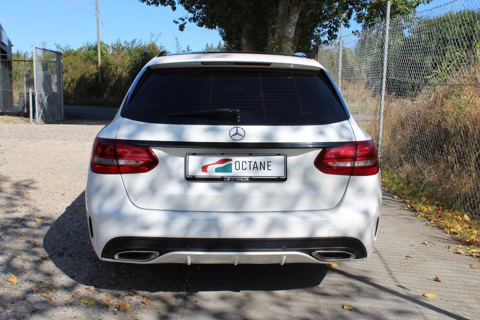 Hvid Mercedes C200 fra 2016