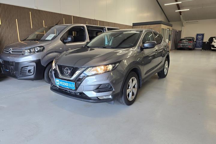 Sølv Nissan Qashqai fra 2017