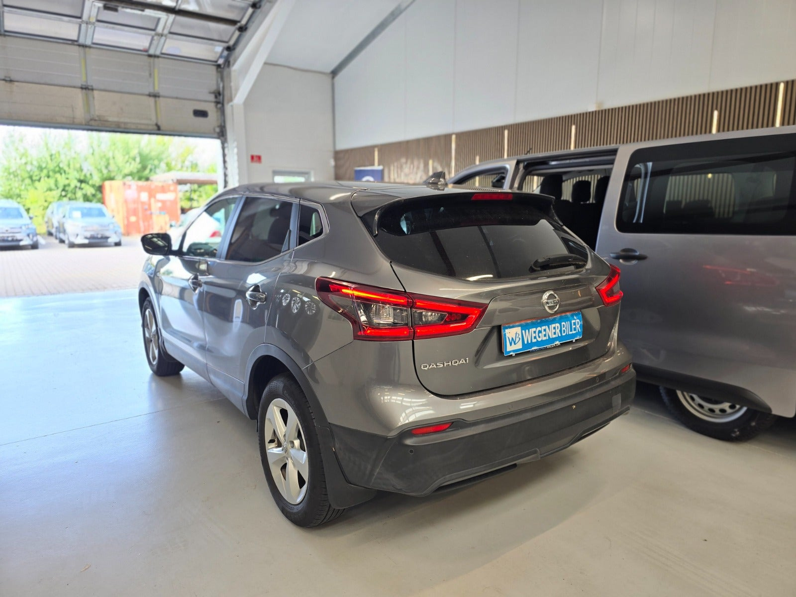 Sølv Nissan Qashqai fra 2017