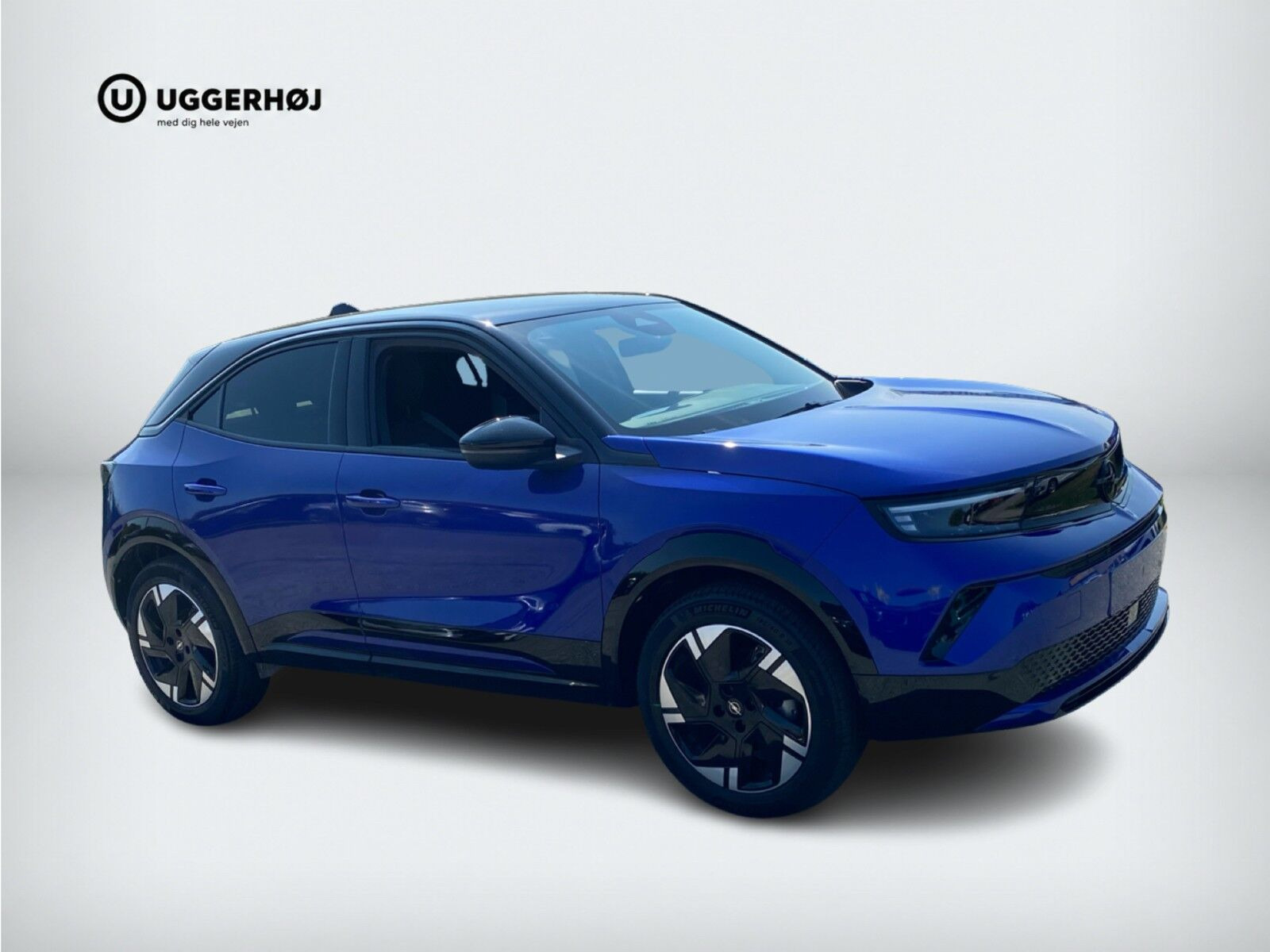 Blå Opel Mokka-e fra 2025