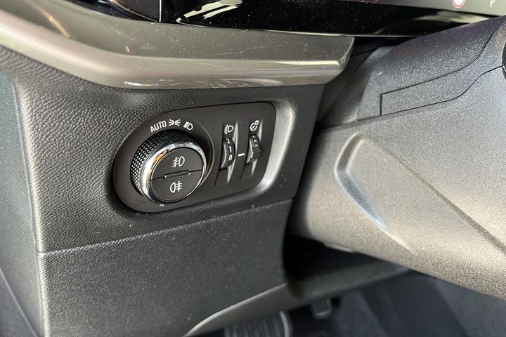 Grøn Opel Mokka fra 2024