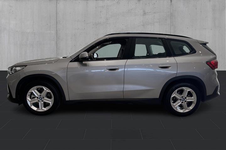 Sølv BMW iX1 fra 2024