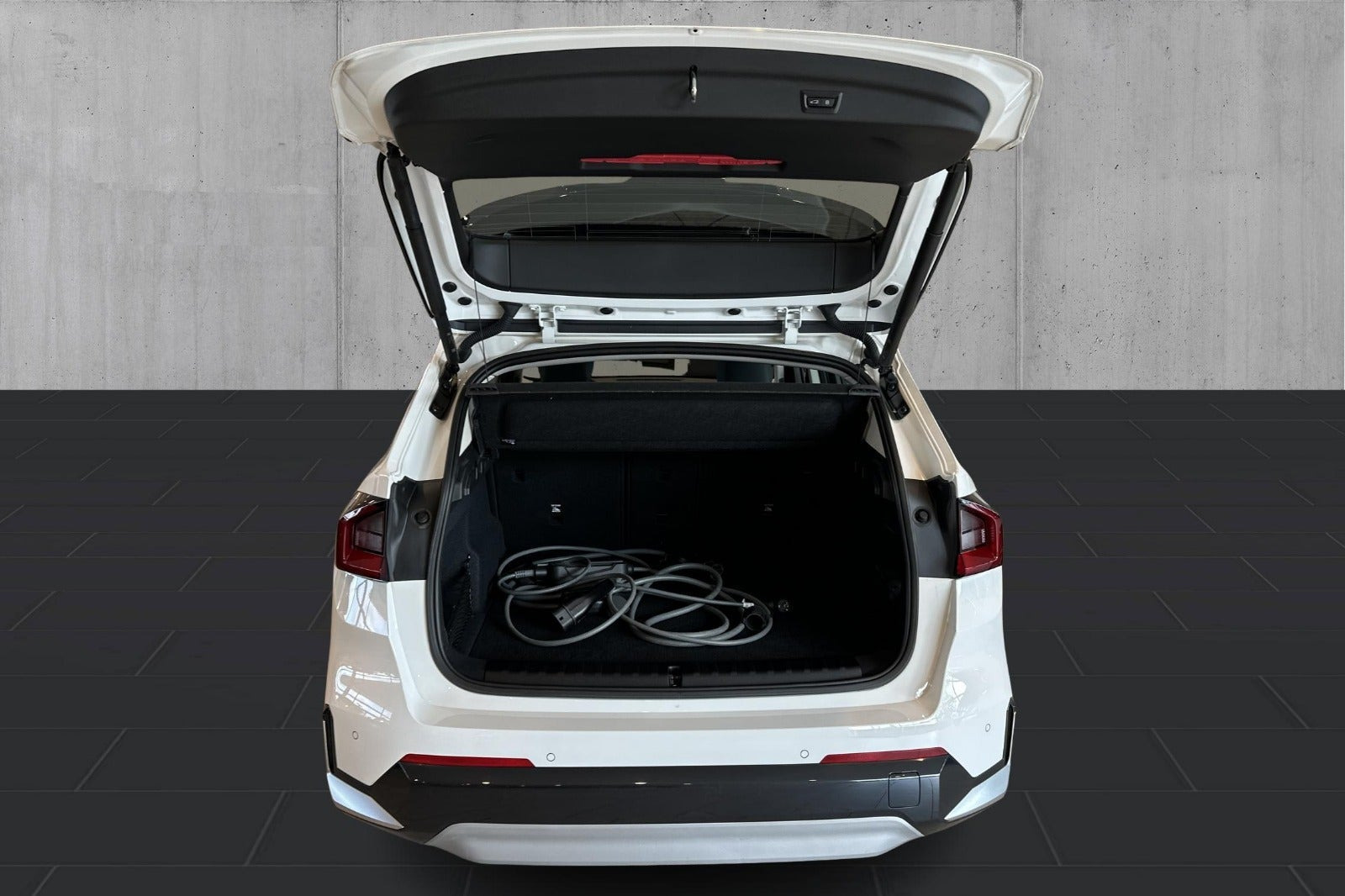 Hvid BMW iX1 fra 2023
