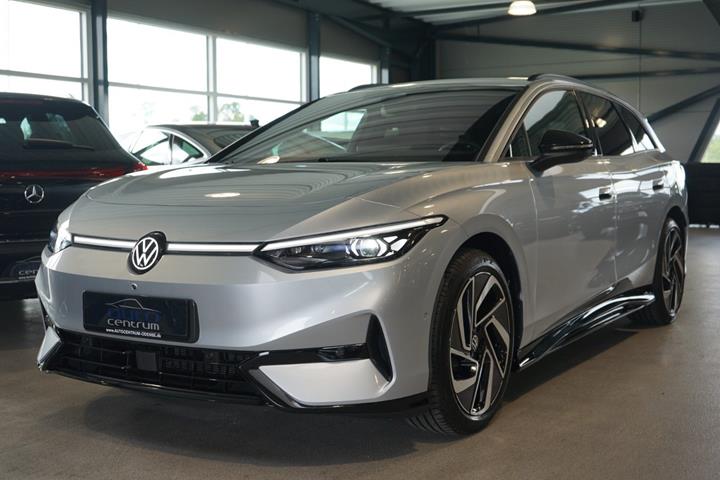 Sølv VW ID.7 fra 2026 set udefra