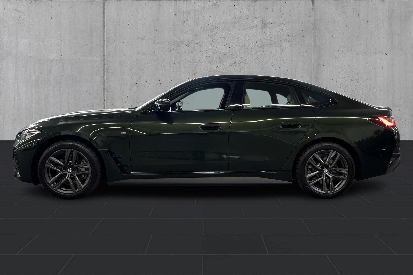 Grøn BMW i4 fra 2024