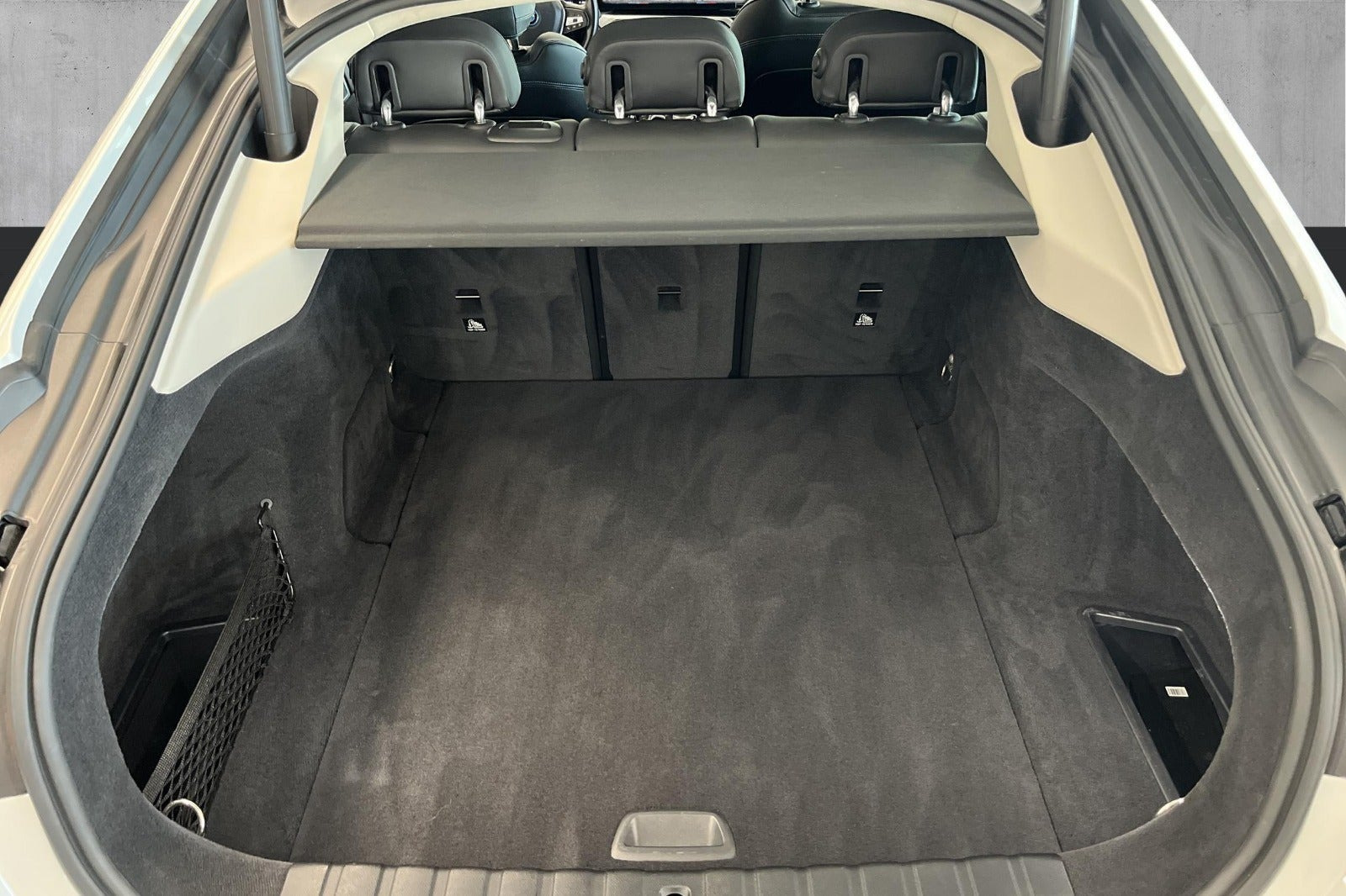 Hvid BMW i4 fra 2023