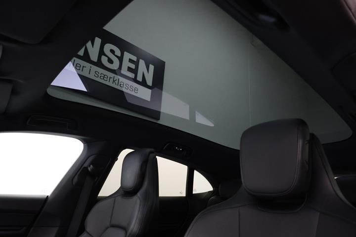 Sølv Porsche Taycan 4S fra 2023