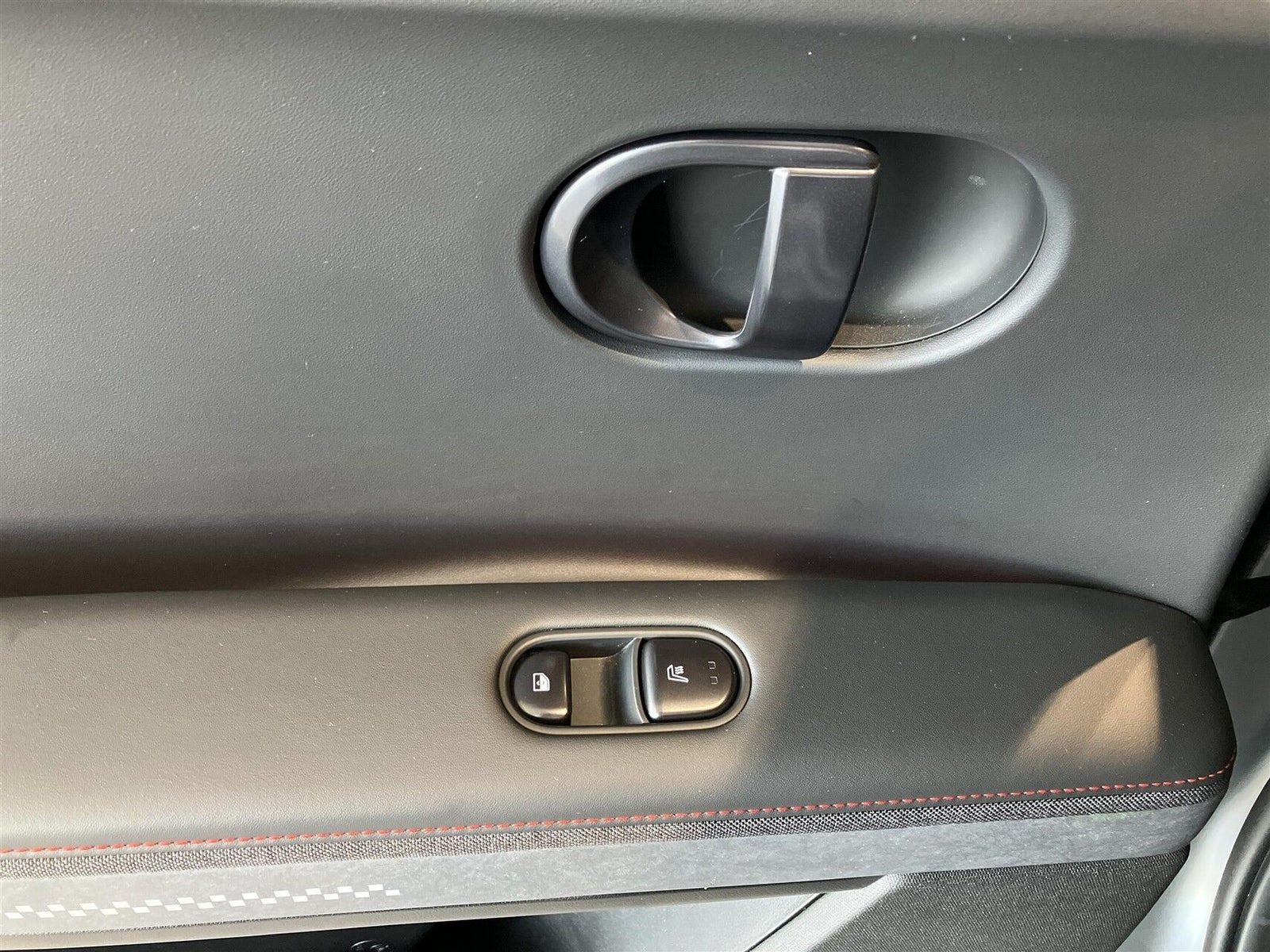 Grå Hyundai Ioniq 5 fra 2026