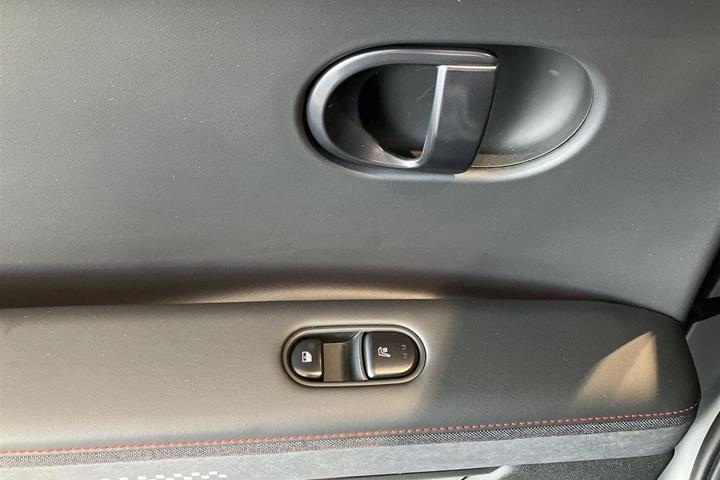 Grå Hyundai Ioniq 5 fra 2026