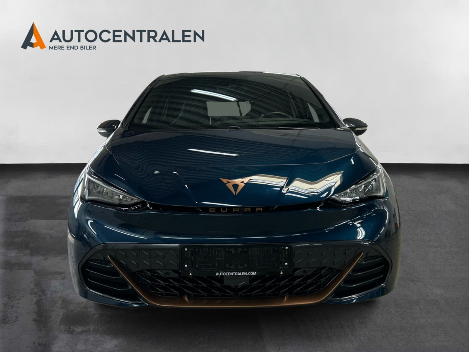 Blå Cupra Born fra 2023