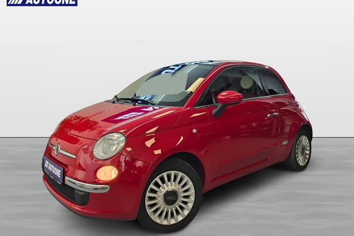 Rød Fiat 500 fra 2008 set udefra