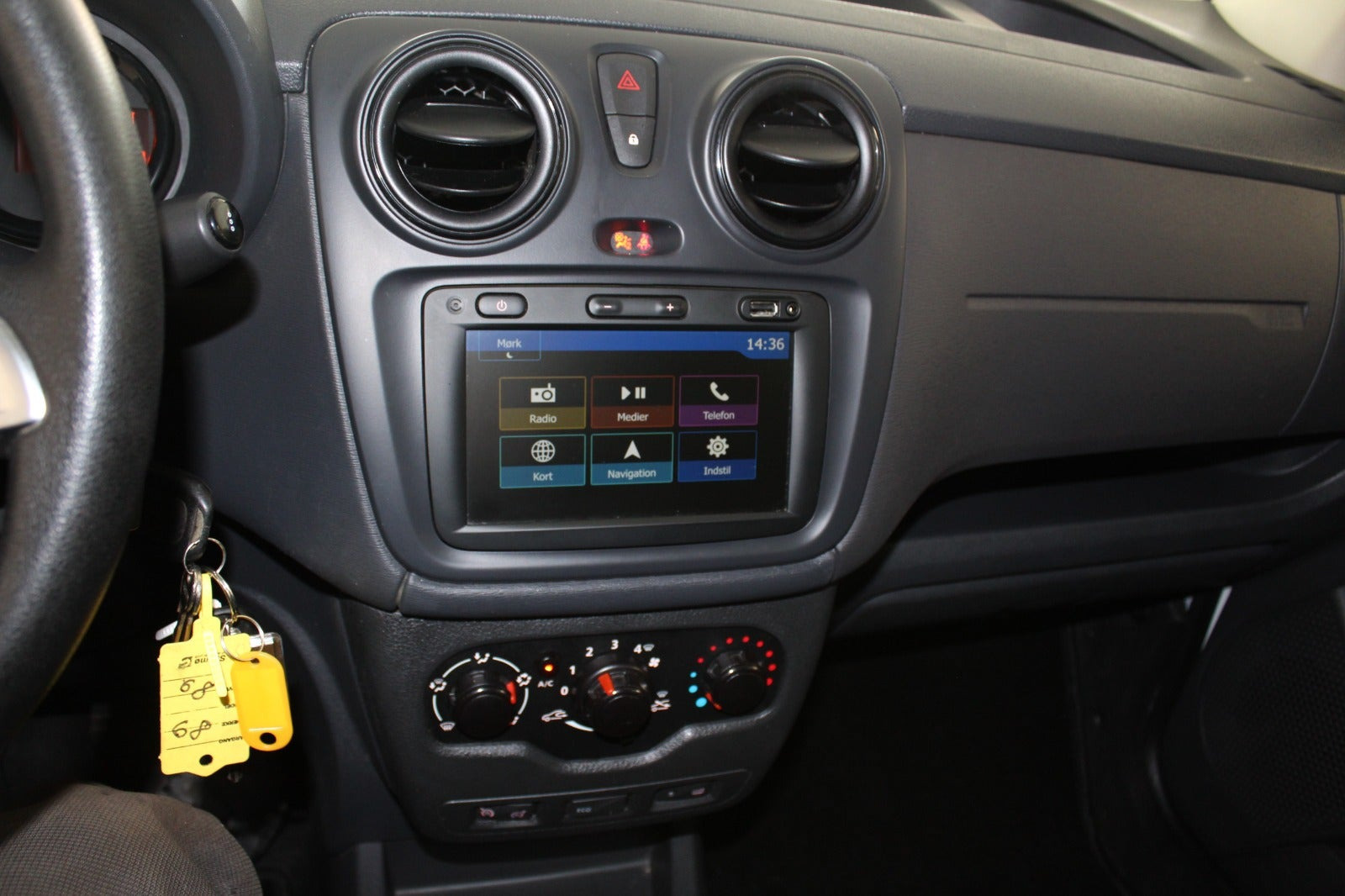 Hvid Dacia Dokker fra 2019