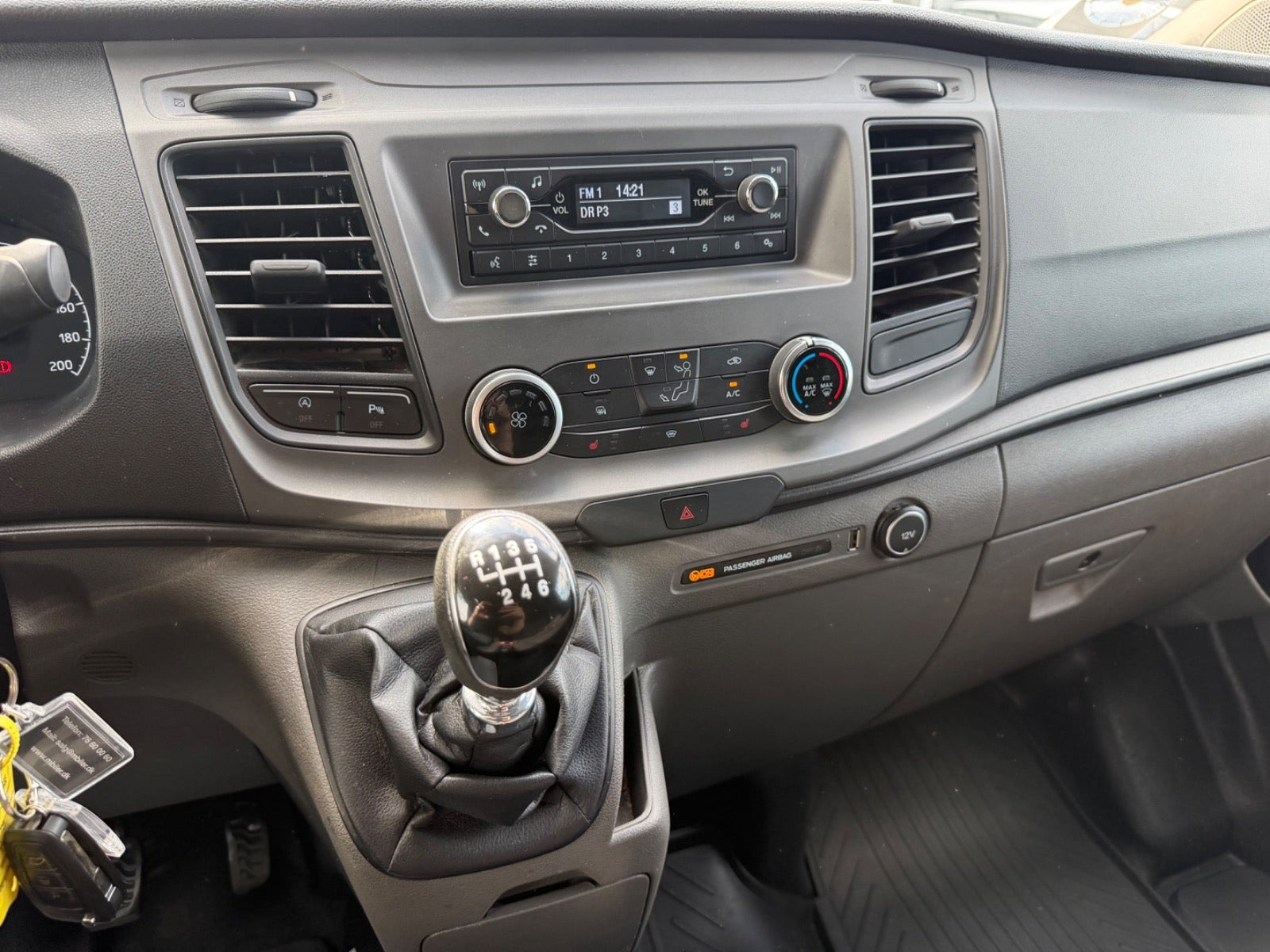 Blå Ford Transit Custom 300 L2 fra 2019