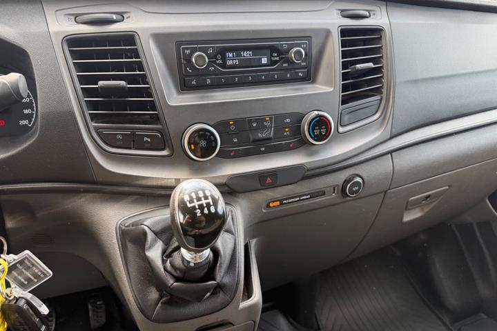Blå Ford Transit Custom 300 L2 fra 2019