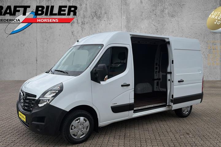 Hvid Opel Movano fra 2021