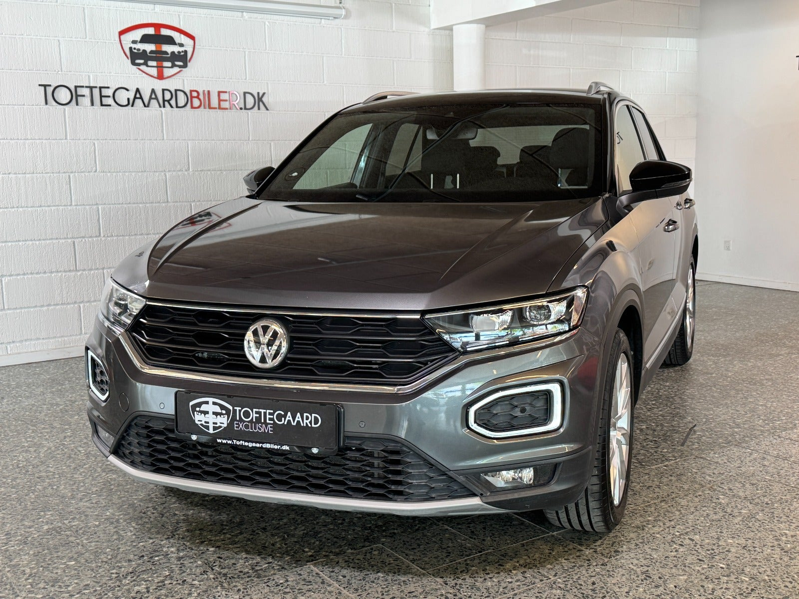 Grå VW T-Roc fra 2018