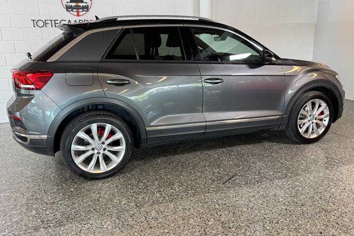 Grå VW T-Roc fra 2018