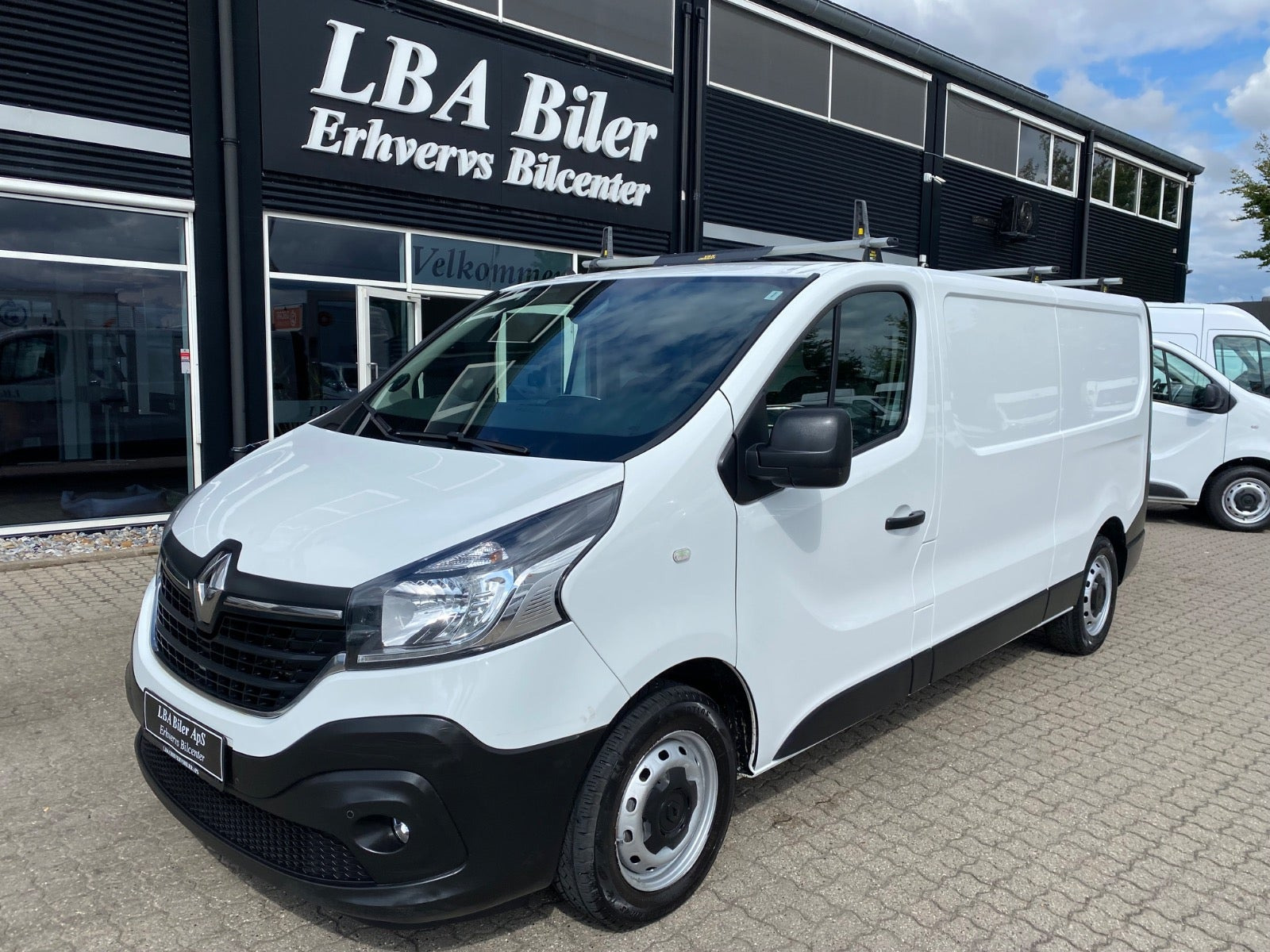 Hvid Renault Trafic T29 fra 2021