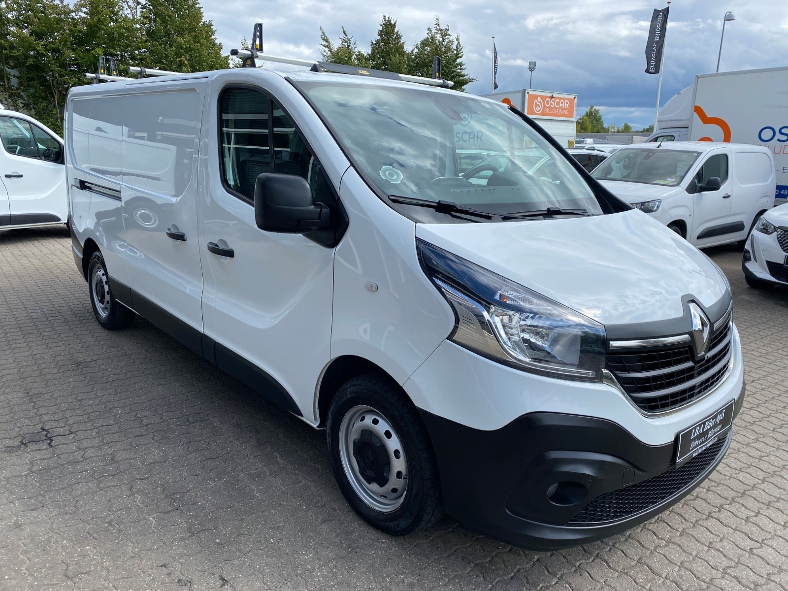 Hvid Renault Trafic T29 fra 2021