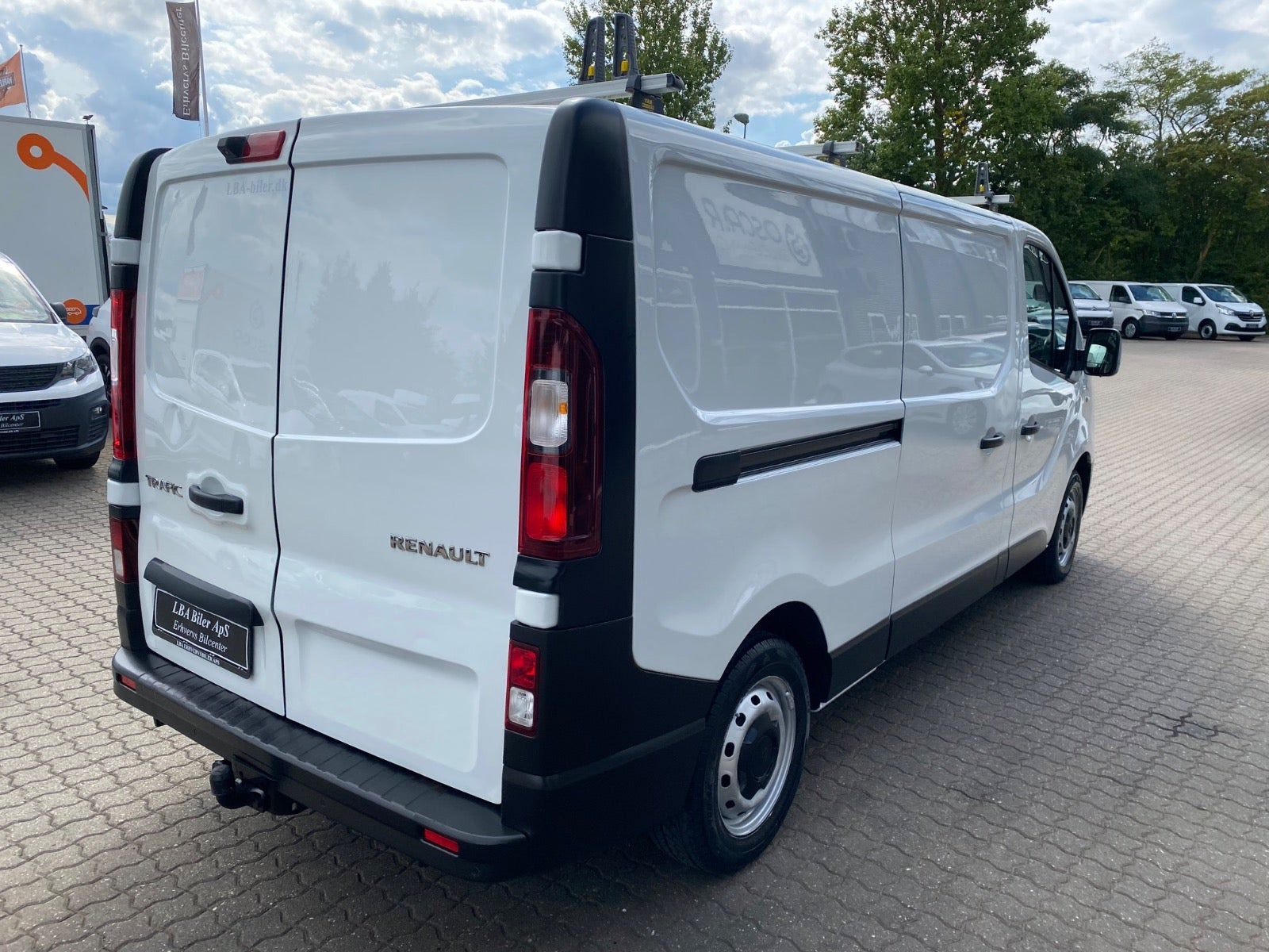 Hvid Renault Trafic T29 fra 2021