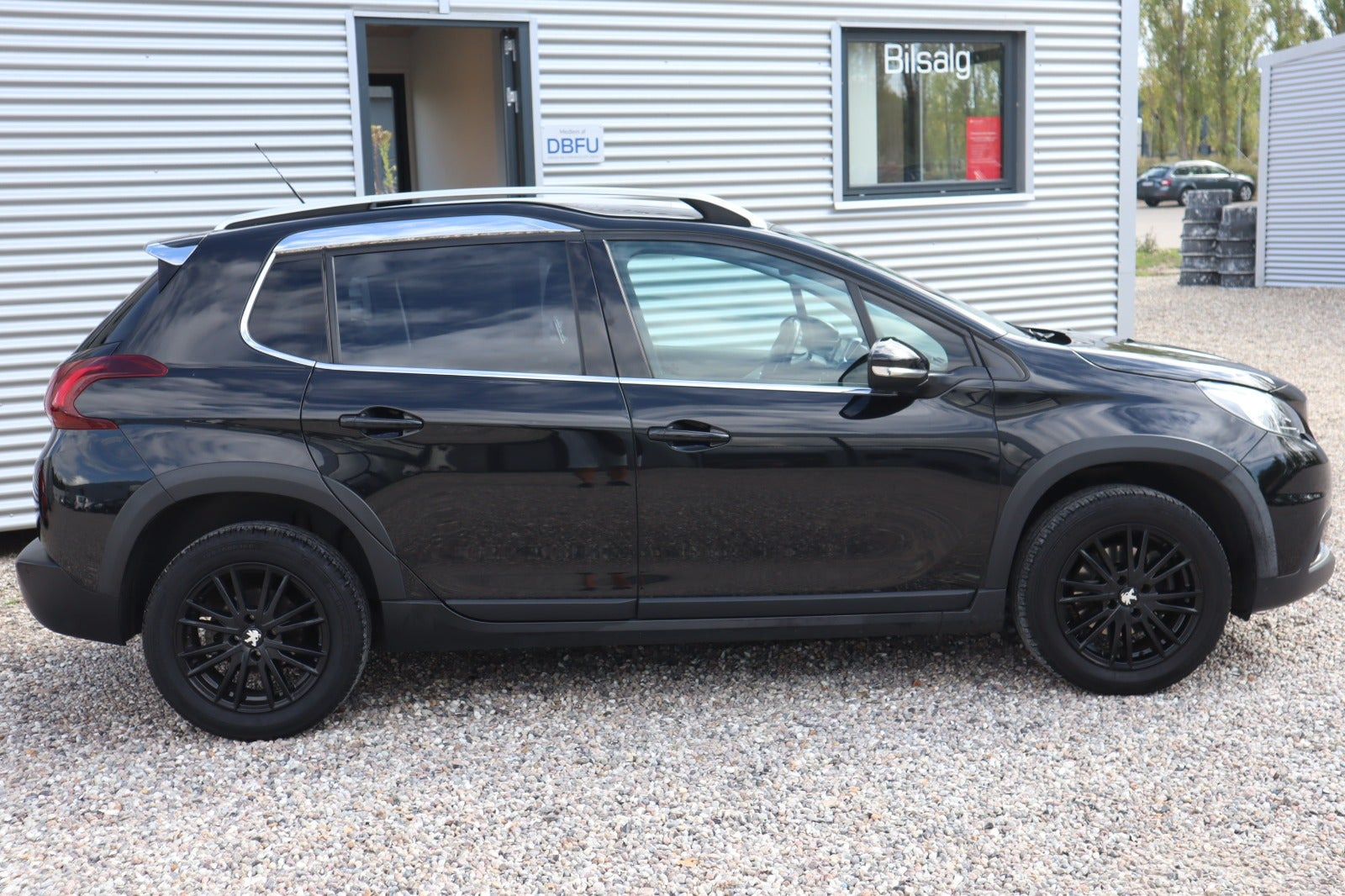 Sort Peugeot 2008 fra 2019