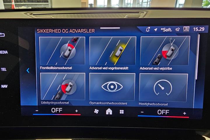 Grå BMW iX1 fra 2025