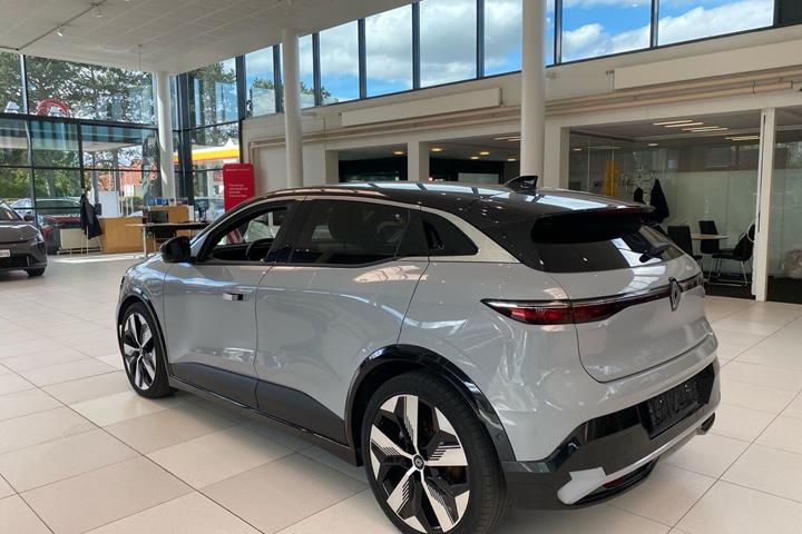 Grå Renault Megane E-Tech fra 2022