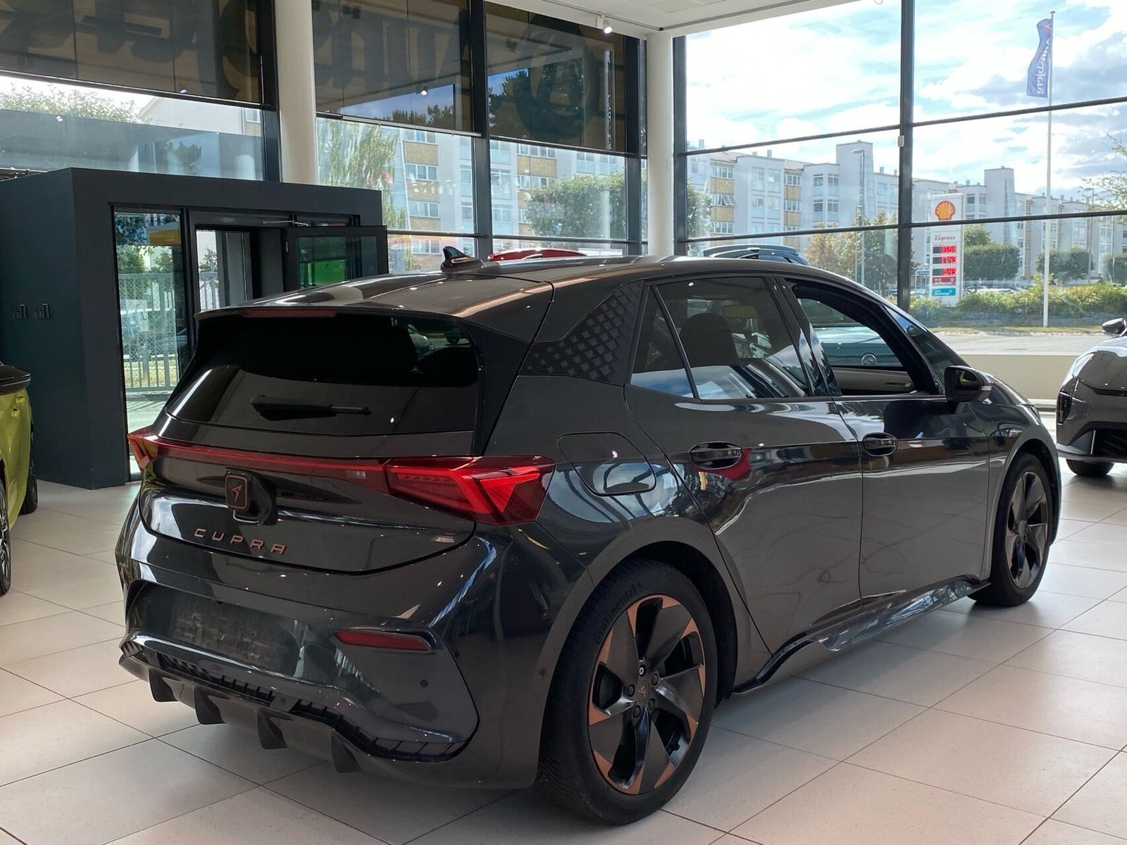 Brun Cupra Born fra 2024