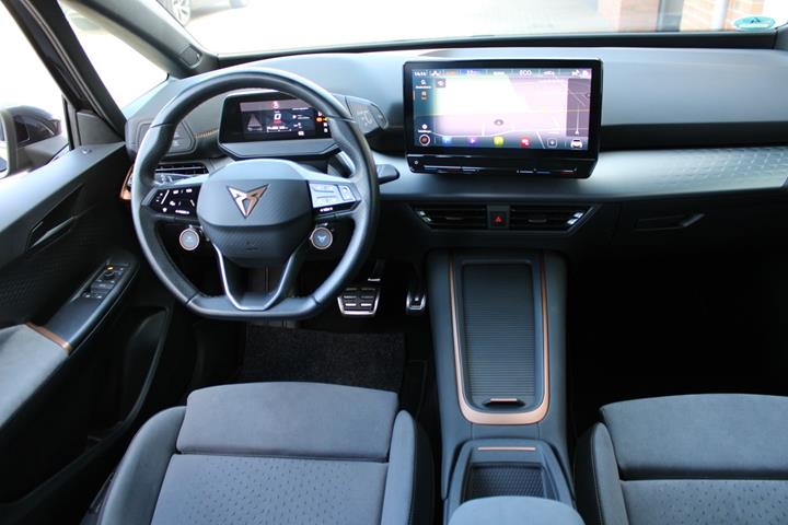 Grå Cupra Born fra 2023
