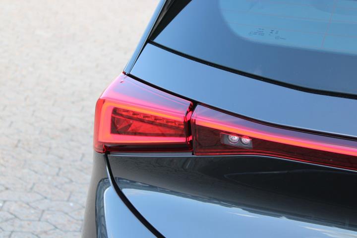 Grå Cupra Born fra 2023