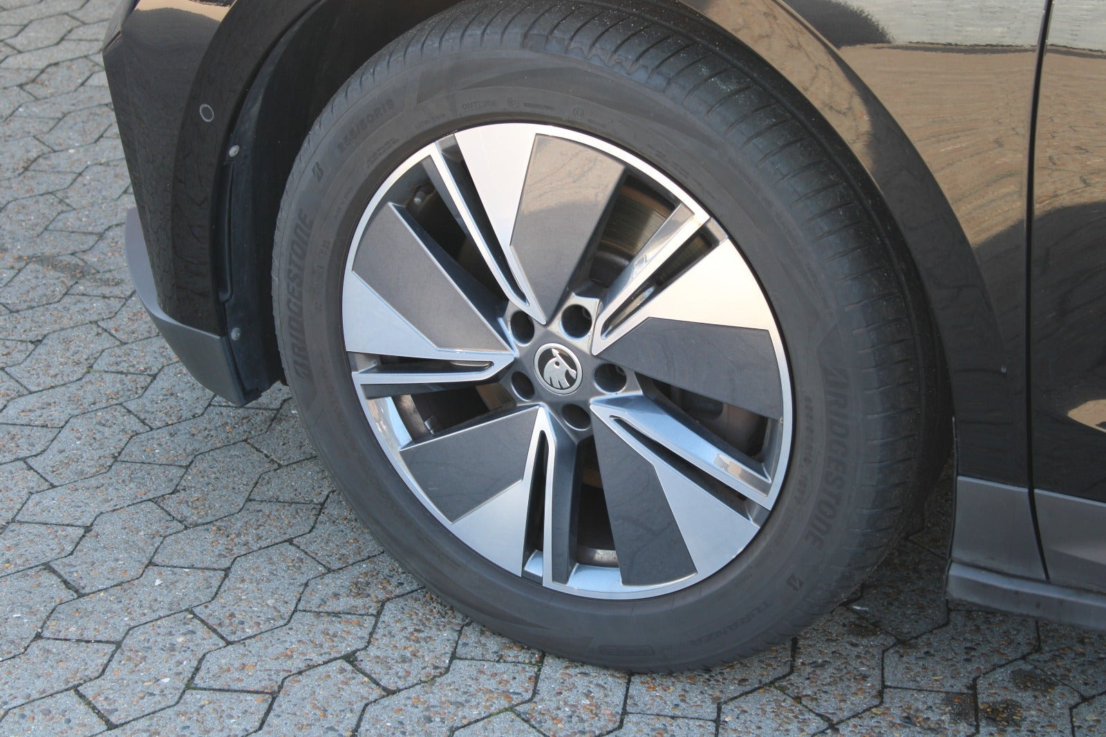 Sort Skoda Enyaq fra 2022